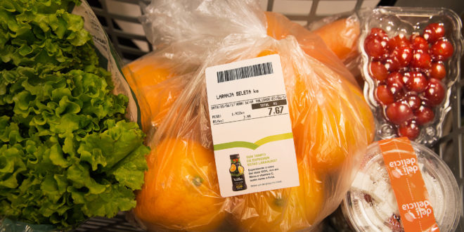 Del Valle e WMcCann surpreendem clientes em supermercado ao transformar etiquetas de balança em uma nova mídia